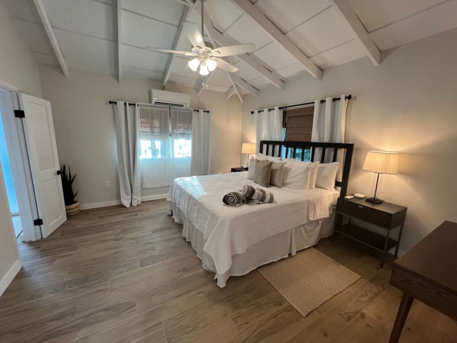 Seagate villa photo.